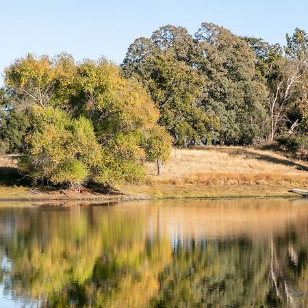 Rolling Oaks Ranch - 200 Acres Of Lakeside Beauty & Countryside Serenity Mariposa Exterior foto